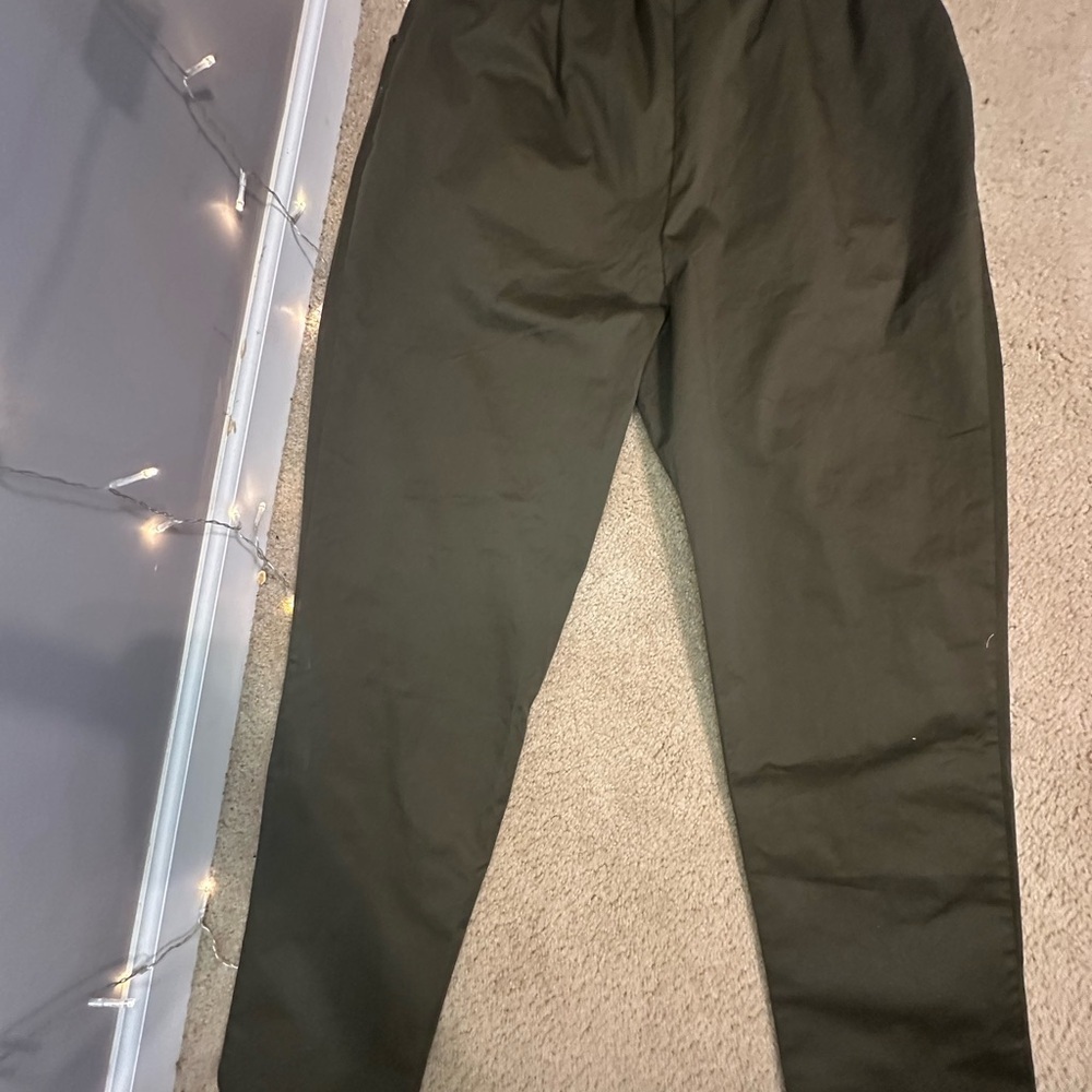 Arvinolano The Drop/ Women Size 5 - Olive Pleated Pants - Picture 3 of 5